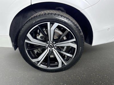 2022 Volvo XC60 Recharge Plug-In Hybrid R-Design