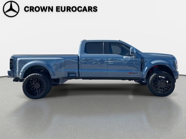 2023 Ford Super Duty F-450 DRW Lariat