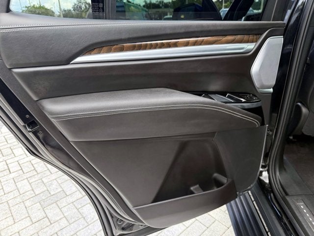 2025 Cadillac Escalade Sport Platinum