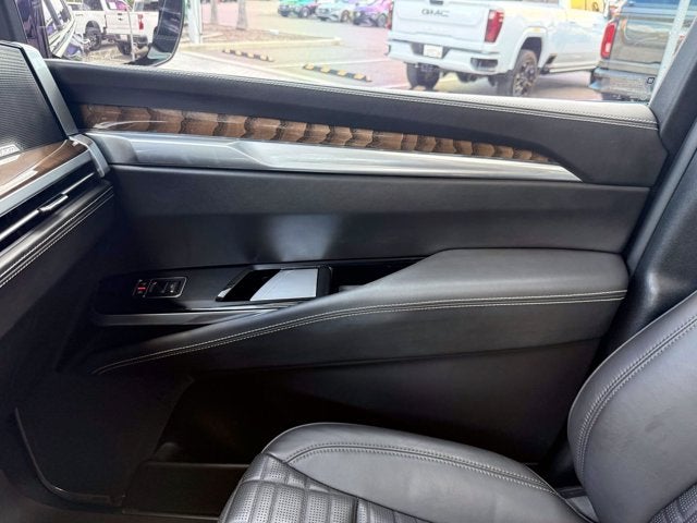 2025 Cadillac Escalade Sport Platinum