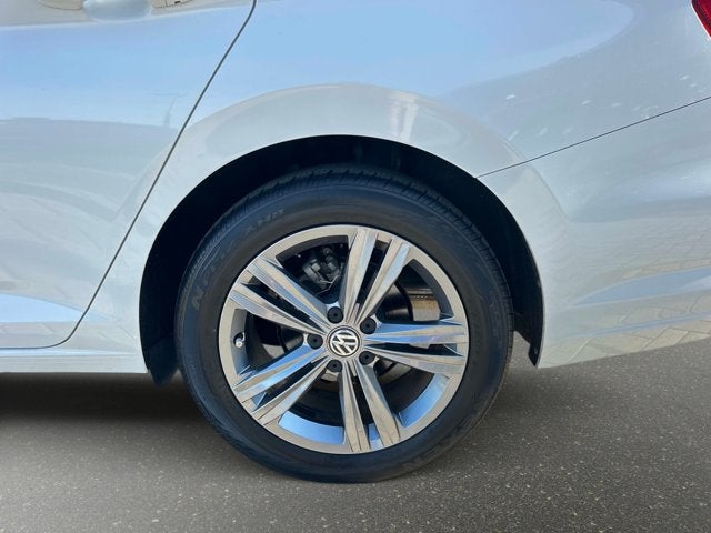 2019 Volkswagen Jetta R-Line