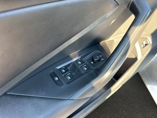 2019 Volkswagen Jetta R-Line