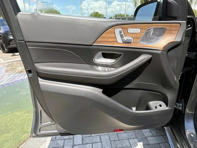 2025 Mercedes-Benz GLS 450