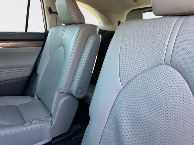 2025 Toyota Highlander LE