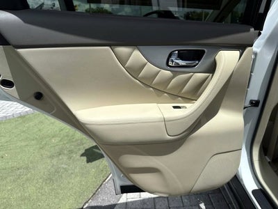 2017 INFINITI QX70 Base