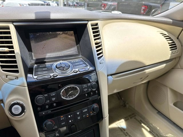 2017 INFINITI QX70 Base