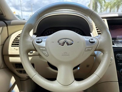 2017 INFINITI QX70 Base