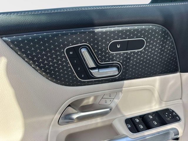 2025 Mercedes-Benz GLB 250