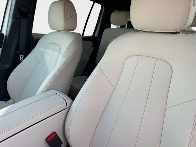 2025 Mercedes-Benz GLB 250