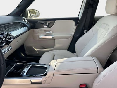 2025 Mercedes-Benz GLB 250