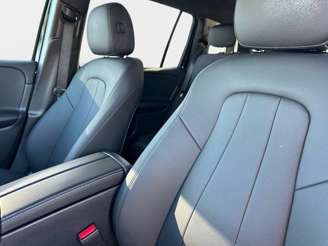 2025 Mercedes-Benz GLB 250