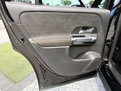 2023 Mercedes-Benz GLB 250