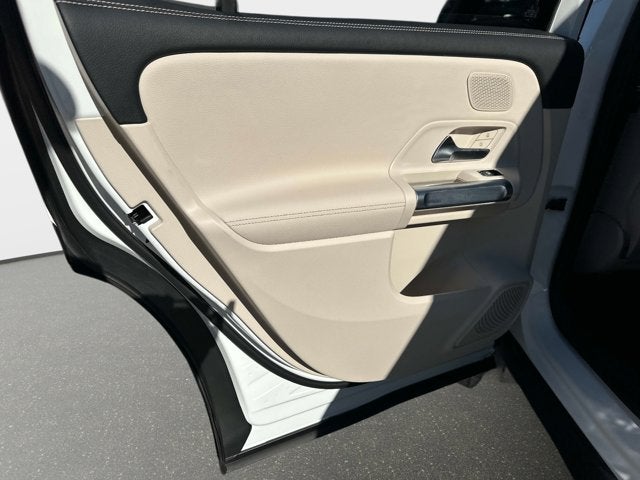 2025 Mercedes-Benz GLB 250