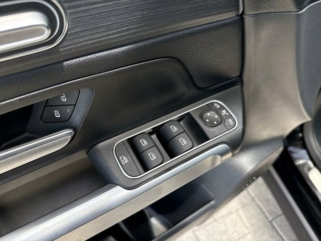 2026 Mercedes-Benz GLB 250