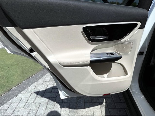 2025 Mercedes-Benz GLC 300