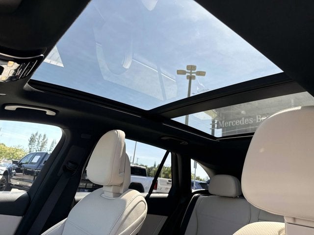 2025 Mercedes-Benz GLC 300