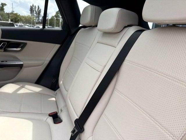 2025 Mercedes-Benz GLC 300