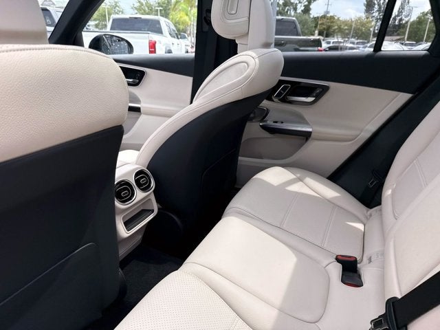 2025 Mercedes-Benz GLC 300