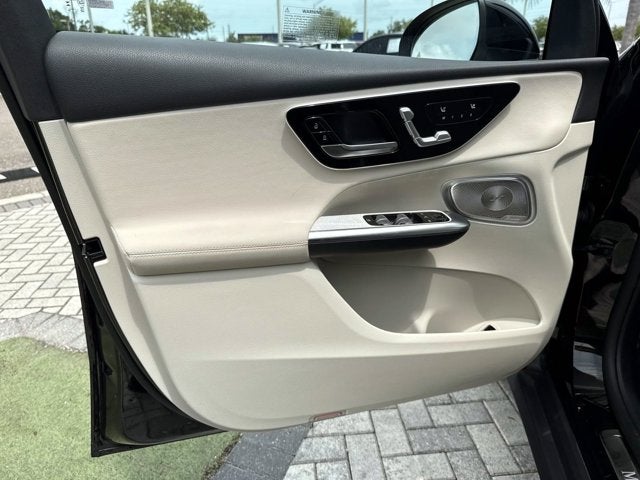 2025 Mercedes-Benz GLC 300