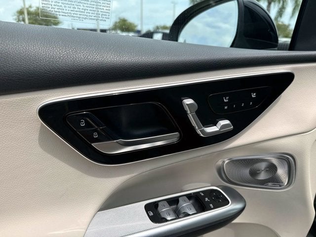 2025 Mercedes-Benz GLC 300