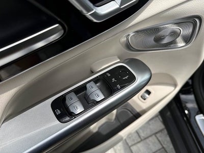 2025 Mercedes-Benz GLC 300