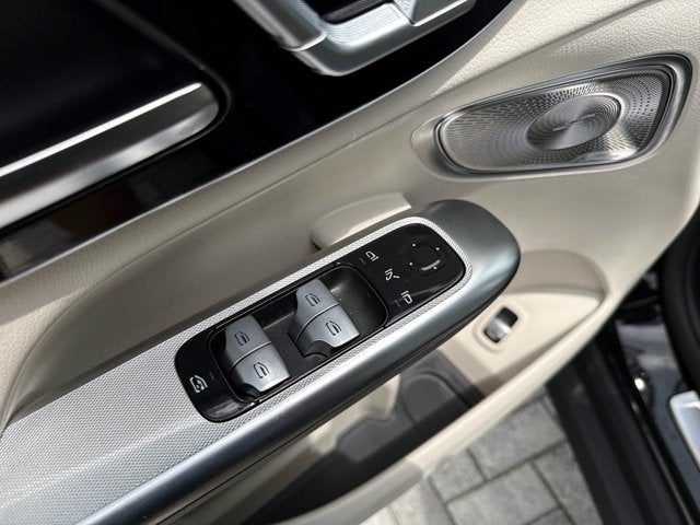 2025 Mercedes-Benz GLC 300