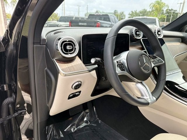 2025 Mercedes-Benz GLC 300