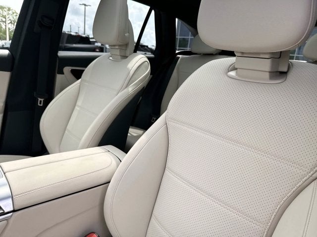 2025 Mercedes-Benz GLC 300