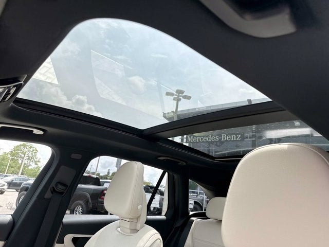 2025 Mercedes-Benz GLC 300