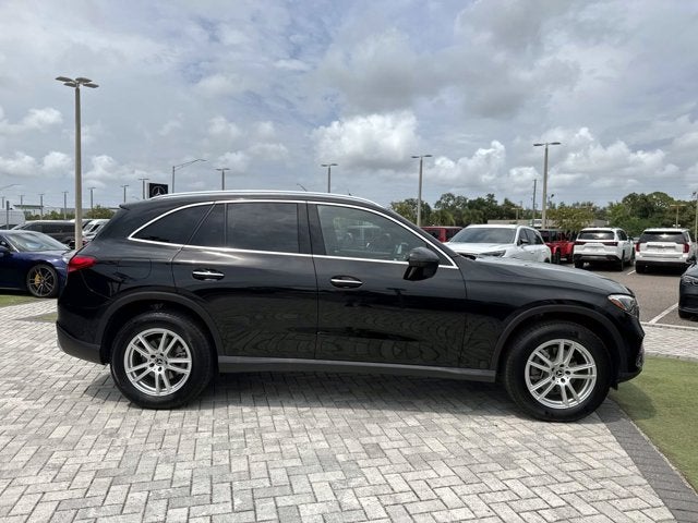 2025 Mercedes-Benz GLC 300