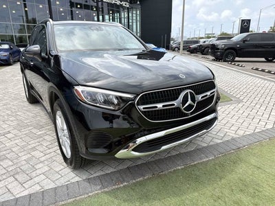 2025 Mercedes-Benz GLC 300