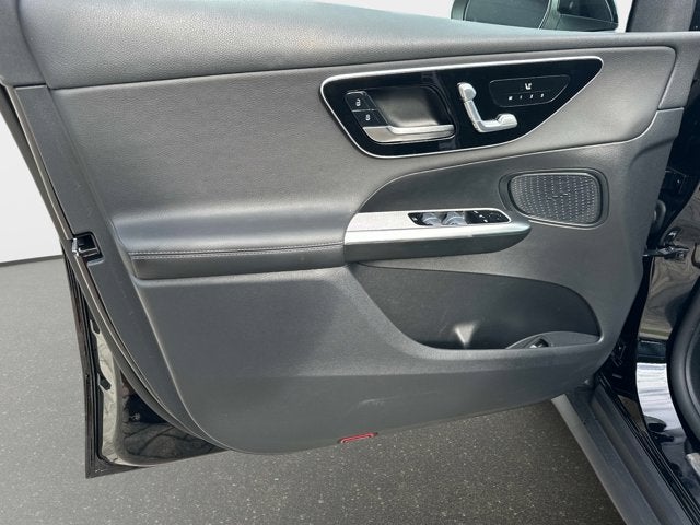 2025 Mercedes-Benz GLC 300