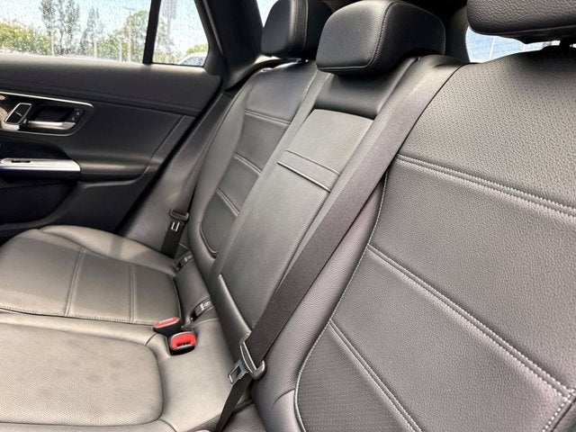 2023 Mercedes-Benz GLC 300