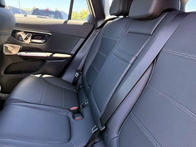 2025 Mercedes-Benz GLC 300