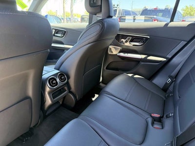 2025 Mercedes-Benz GLC 300