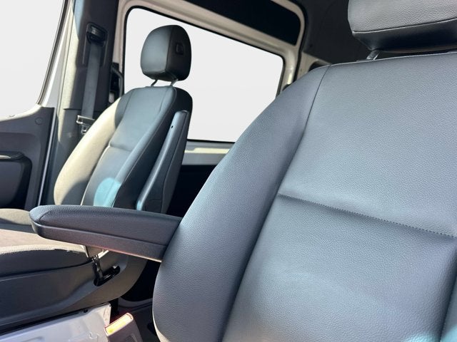 2025 Mercedes-Benz Sprinter 2500 Crew 144 WB