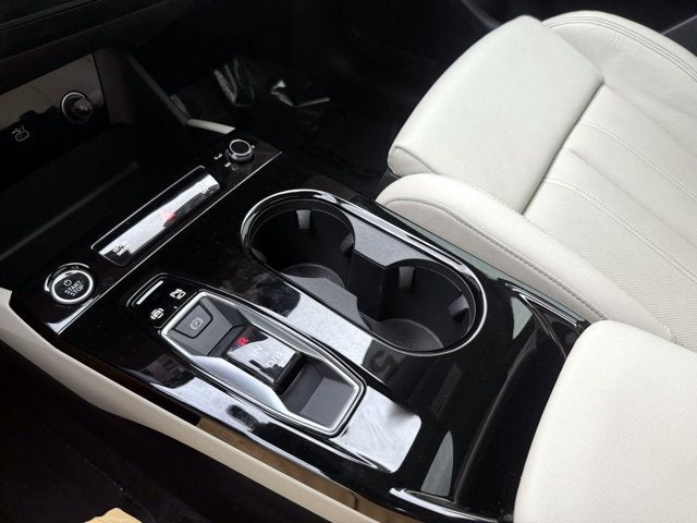 2025 Audi Q6 e-tron Prestige