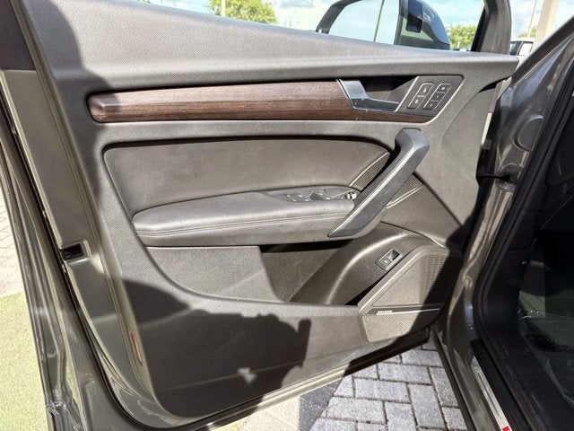 2023 Audi Q5 45 S line Premium