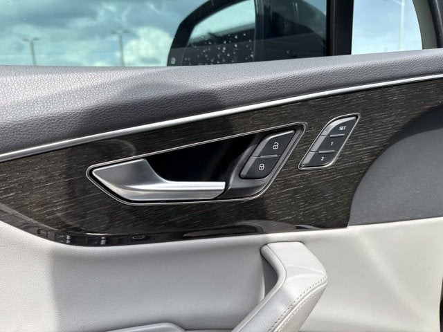 2024 Audi Q7 55 Premium Plus