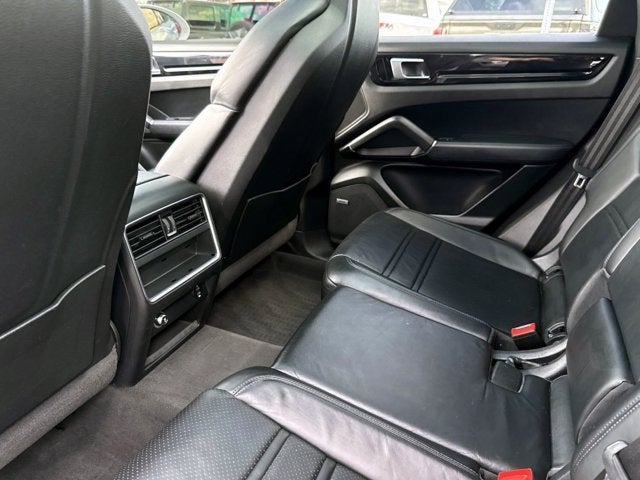 2021 Porsche Cayenne Base