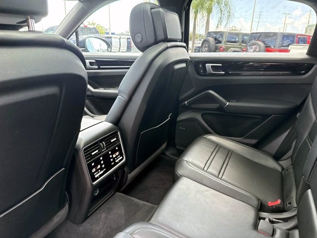 2023 Porsche Cayenne Base