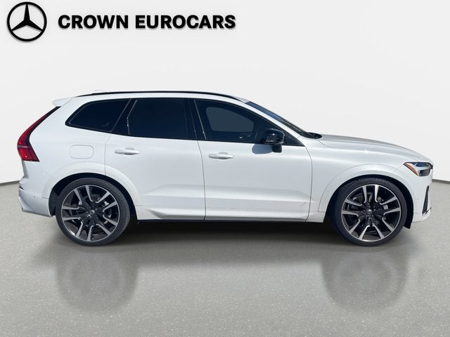 2024 Volvo XC60 B5 Ultimate Dark Theme