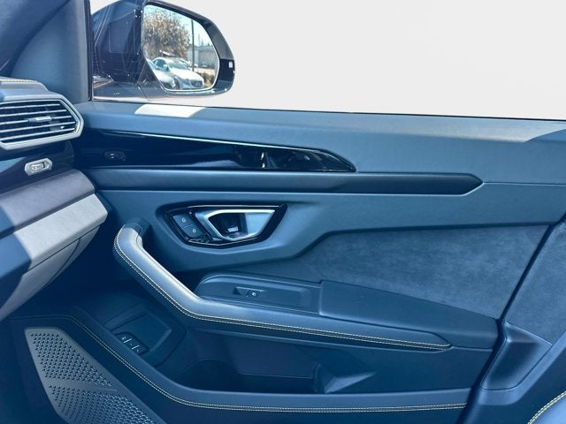 2023 Lamborghini Urus S