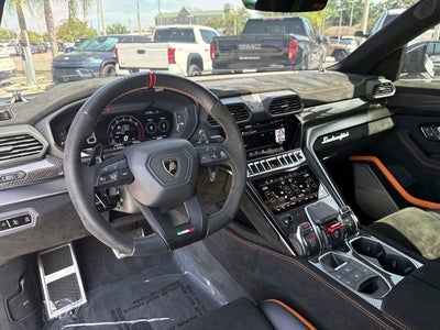 2023 Lamborghini Urus Performante