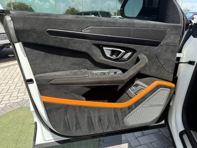 2023 Lamborghini Urus Performante