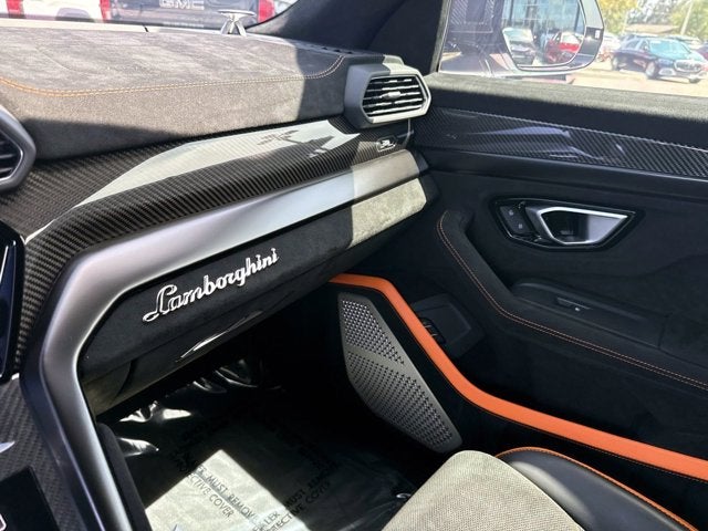 2023 Lamborghini Urus Performante