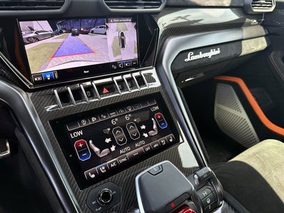 2023 Lamborghini Urus Performante