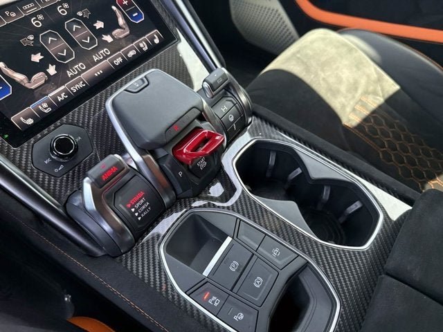 2023 Lamborghini Urus Performante