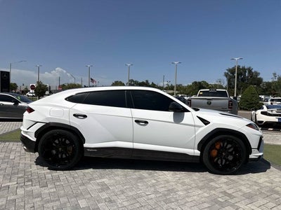 2023 Lamborghini Urus Performante