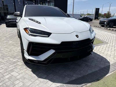 2023 Lamborghini Urus Performante
